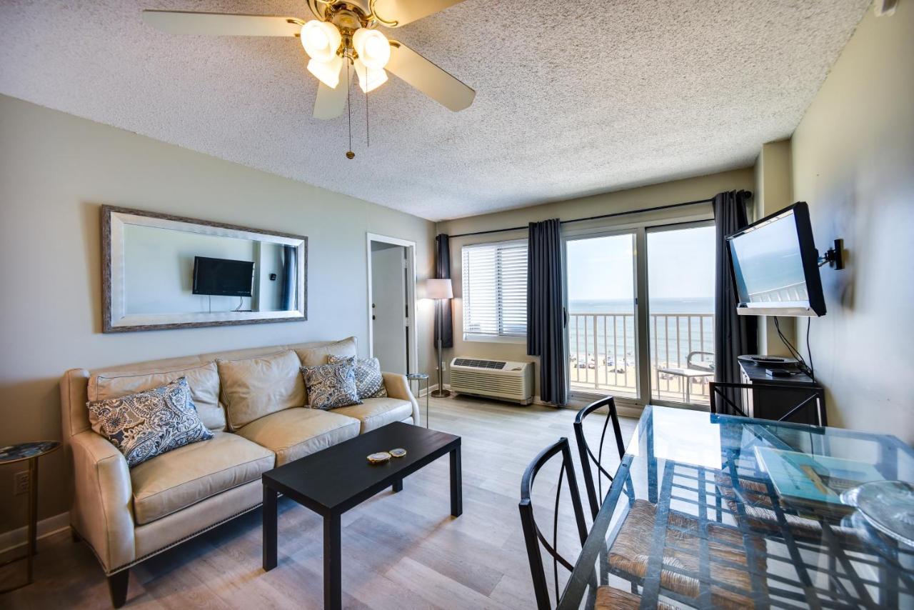 Inviting Virginia Beach Condo With Community Pool エクステリア 写真