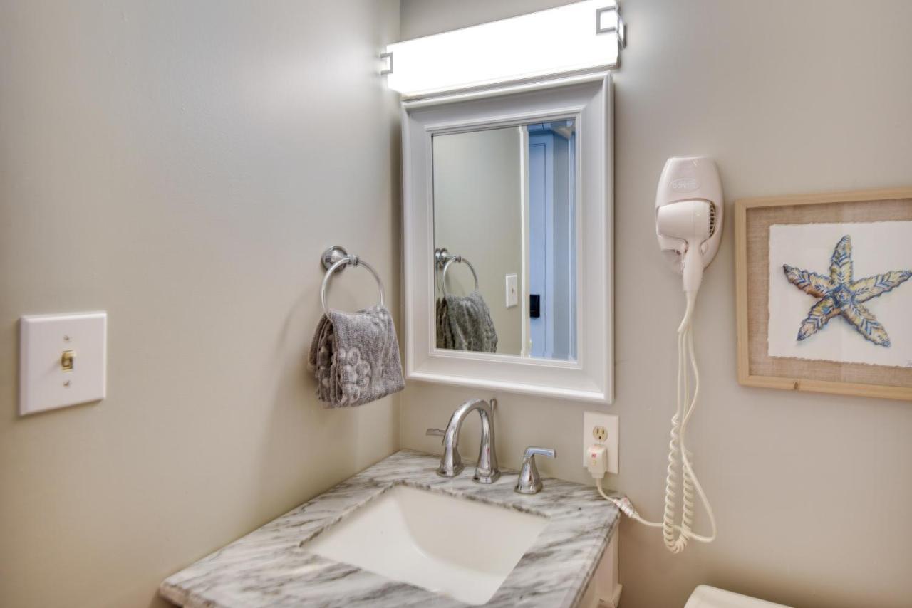 Inviting Virginia Beach Condo With Community Pool エクステリア 写真