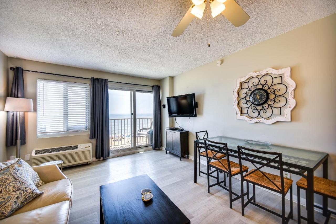 Inviting Virginia Beach Condo With Community Pool エクステリア 写真